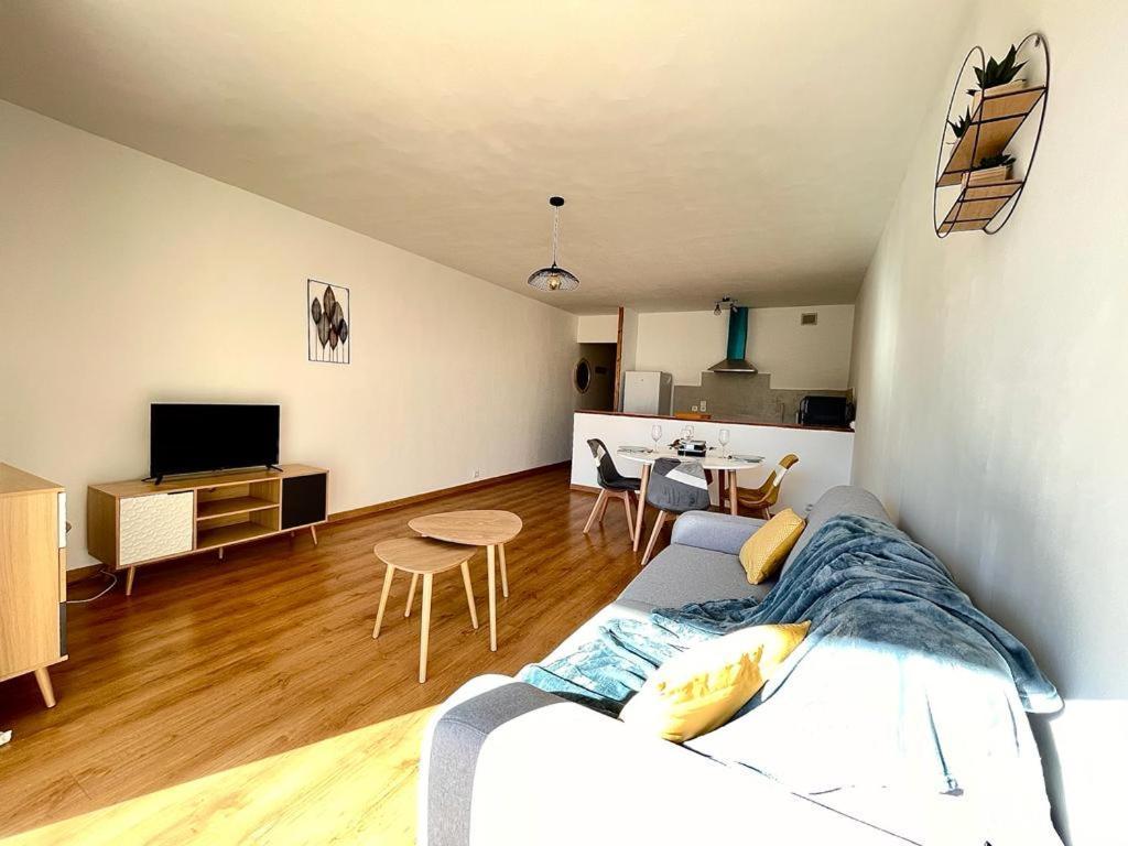 U061 - Grand Studio Renove - Vue Montagne Greolieres Extérieur photo